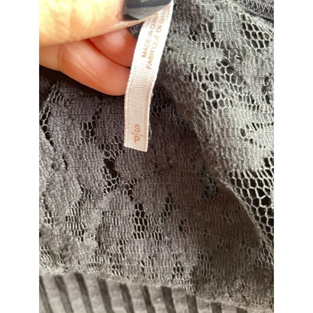 Free People Top Pullover Short Sleeve Scoop Neck Floral Lace Black Sz‎ Small